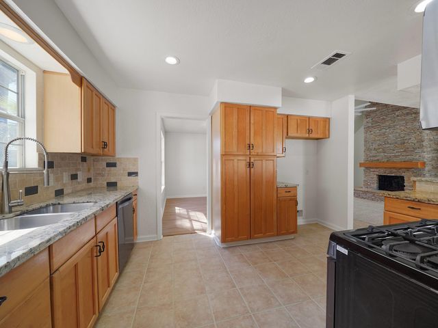 715 Saint Andrews Road, Kingwood, TX 77339