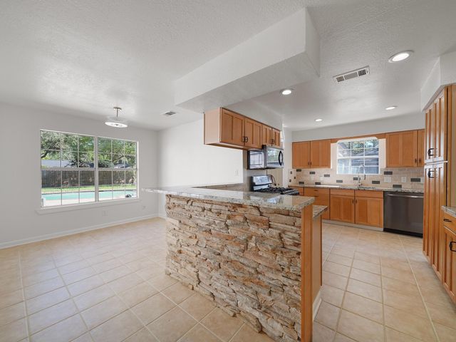 715 Saint Andrews Road, Kingwood, TX 77339