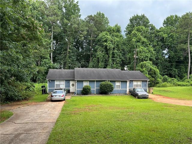 1292 Crystal Lake Road, College Park, GA 30349
