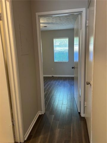 1292 Crystal Lake Road, College Park, GA 30349