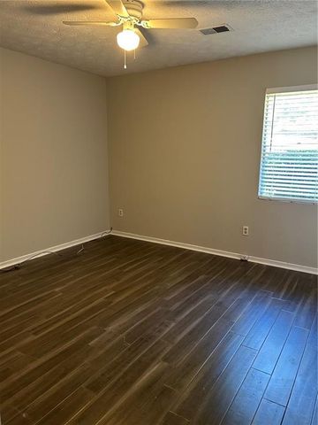 1292 Crystal Lake Road, College Park, GA 30349