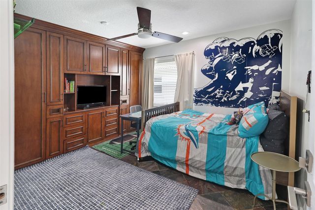 6430 NW 98th Lane, Parkland, FL 33076