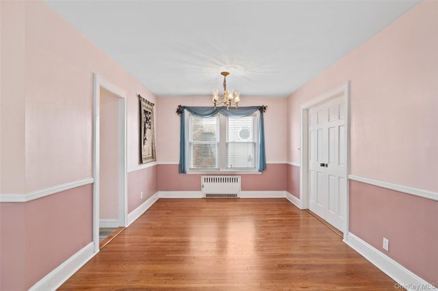 61 Dartmouth Street, Williston Park, NY 11596