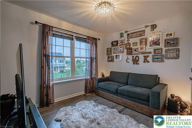 287 Palmetto Drive, Easton, PA 18045