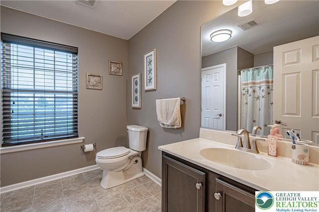 287 Palmetto Drive, Easton, PA 18045