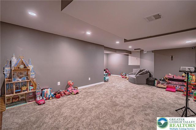 287 Palmetto Drive, Easton, PA 18045