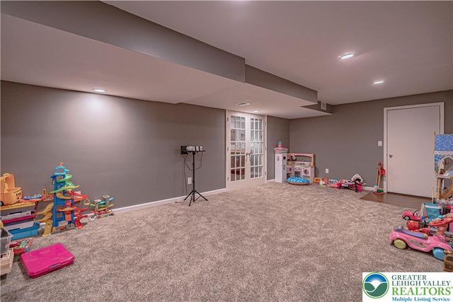 287 Palmetto Drive, Easton, PA 18045