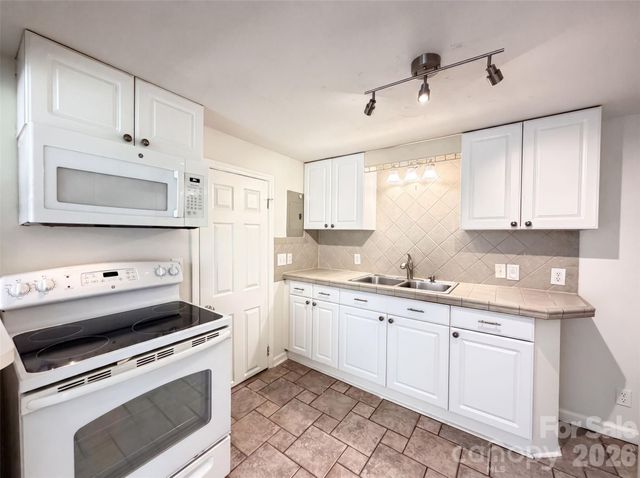 9801 Hannon Road, Charlotte, NC 28227
