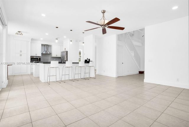 4467 Fox Glove Ln, Weston, FL 33331