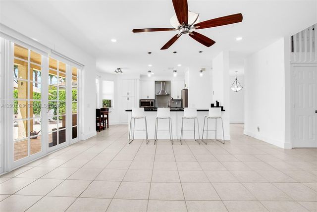 4467 Fox Glove Ln, Weston, FL 33331