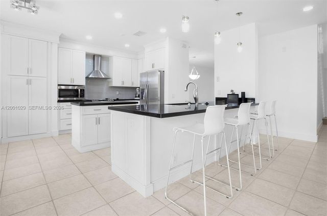 4467 Fox Glove Ln, Weston, FL 33331