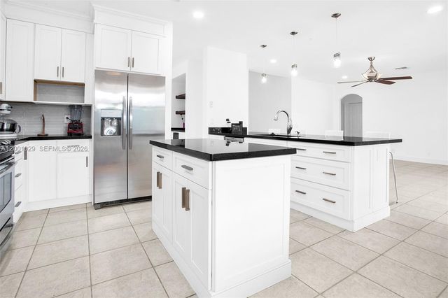 4467 Fox Glove Ln, Weston, FL 33331