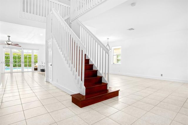 4467 Fox Glove Ln, Weston, FL 33331