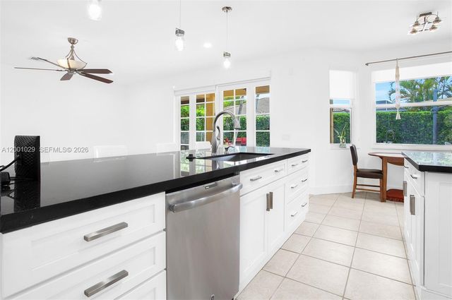 4467 Fox Glove Ln, Weston, FL 33331