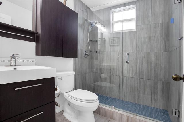 4467 Fox Glove Ln, Weston, FL 33331