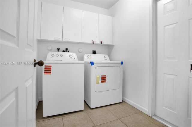 4467 Fox Glove Ln, Weston, FL 33331