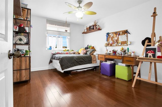 4467 Fox Glove Ln, Weston, FL 33331