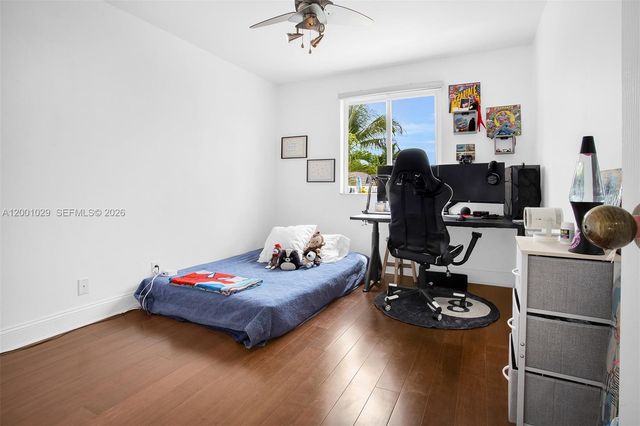 4467 Fox Glove Ln, Weston, FL 33331