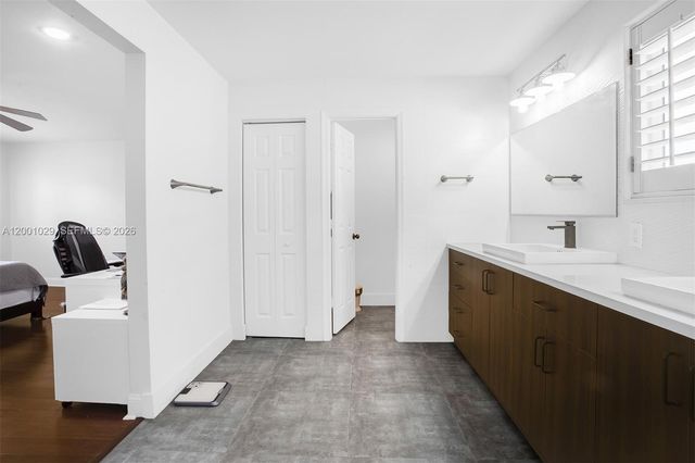 4467 Fox Glove Ln, Weston, FL 33331