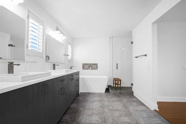 4467 Fox Glove Ln, Weston, FL 33331