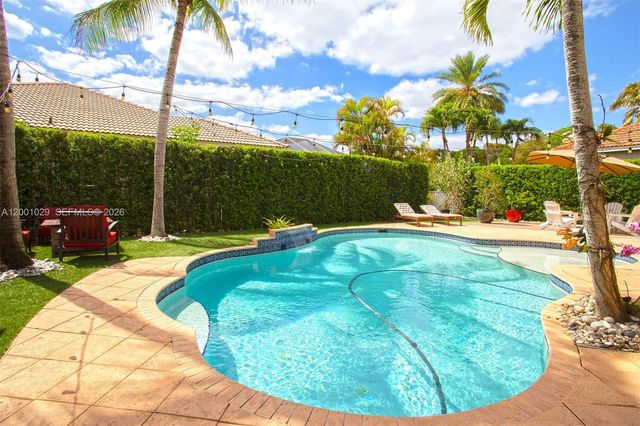 4467 Fox Glove Ln, Weston, FL 33331