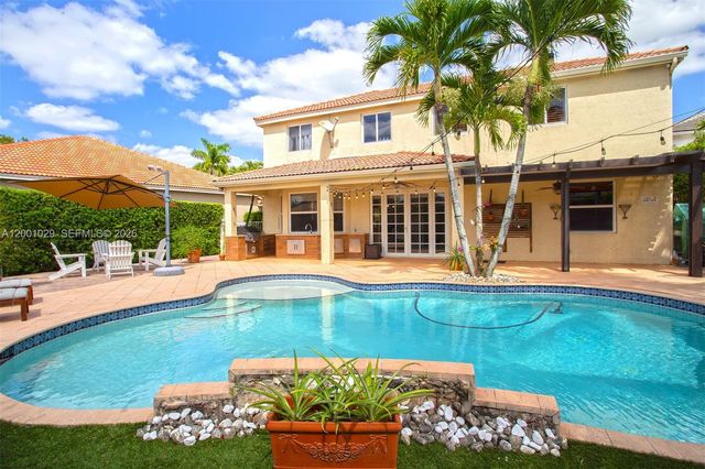 4467 Fox Glove Ln, Weston, FL 33331