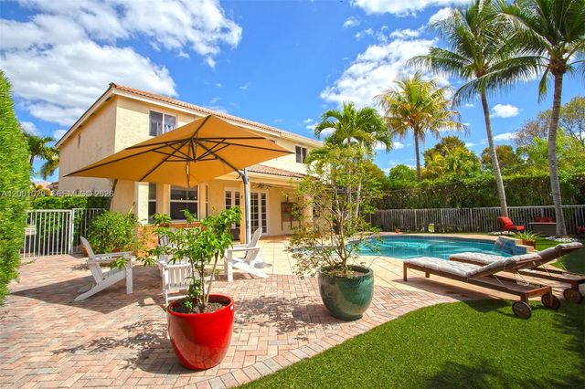 4467 Fox Glove Ln, Weston, FL 33331
