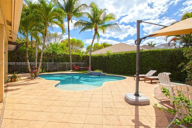 4467 Fox Glove Ln, Weston, FL 33331