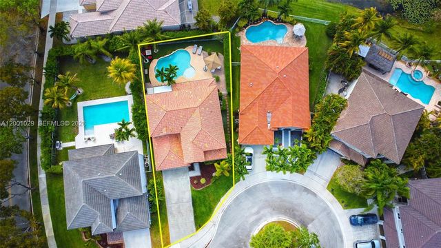 4467 Fox Glove Ln, Weston, FL 33331