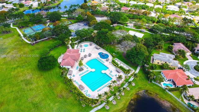 4467 Fox Glove Ln, Weston, FL 33331