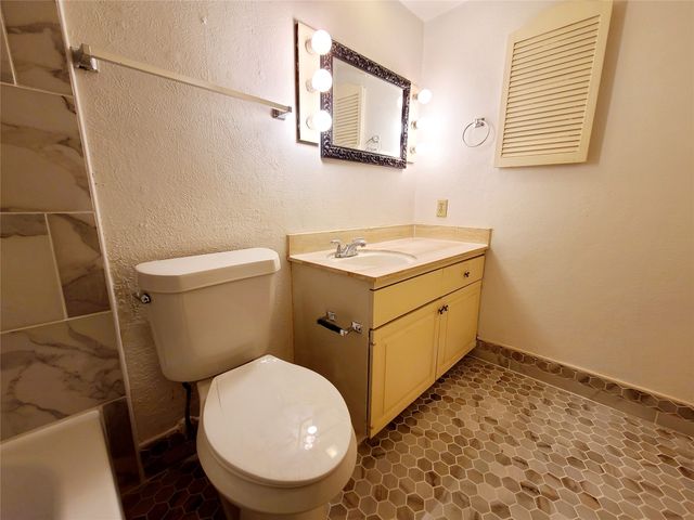 10248 Regal Oaks Drive A, Dallas, TX 75230