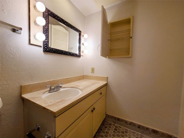 10248 Regal Oaks Drive A, Dallas, TX 75230