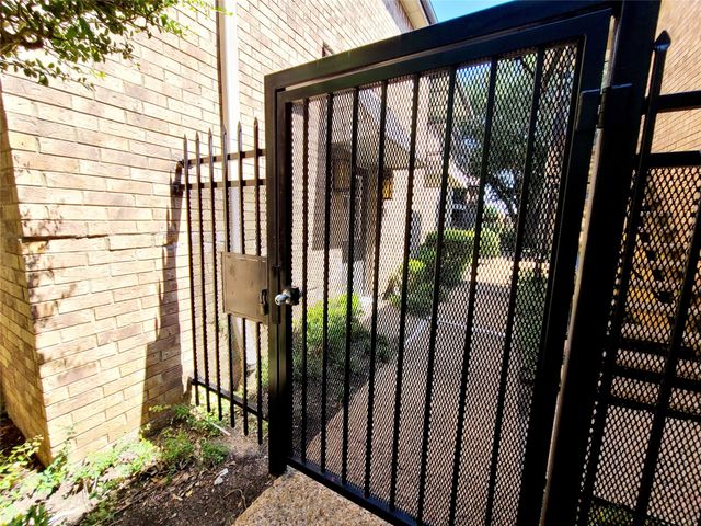 10248 Regal Oaks Drive A, Dallas, TX 75230