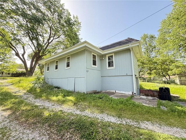 505 SW 18th Street, Blue Springs, MO 64015