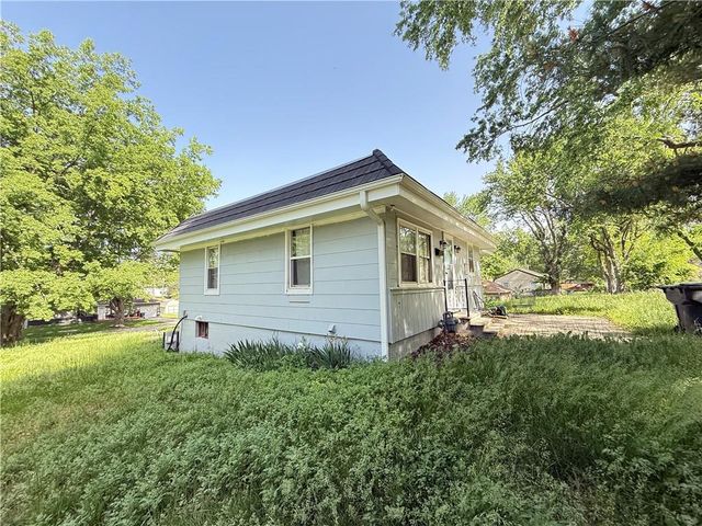 505 SW 18th Street, Blue Springs, MO 64015