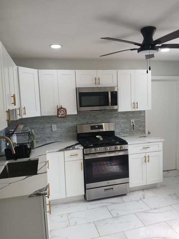 274 College Drive, Edison, NJ 08817
