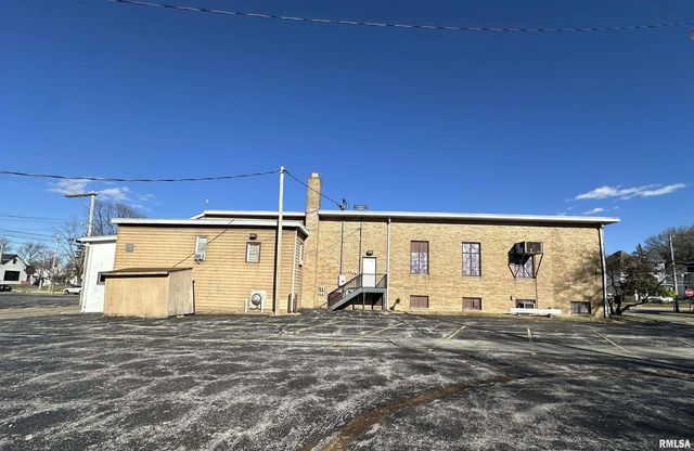 4329 8TH Avenue, Rock Island, IL 61201