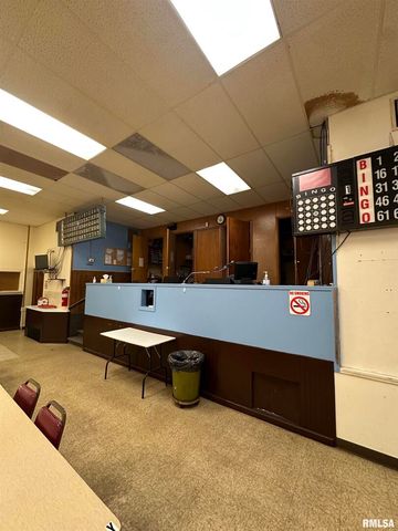 4329 8TH Avenue, Rock Island, IL 61201