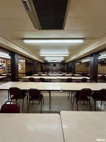 4329 8TH Avenue, Rock Island, IL 61201