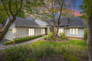 4921 Fairway Ridge Circle, West Bloomfield Twp, MI 48323