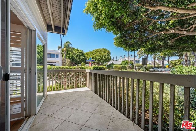 1002 20th Street, Santa Monica, CA 90403