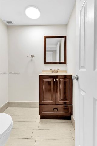 2750 NE 183rd St 806, Aventura, FL 33160