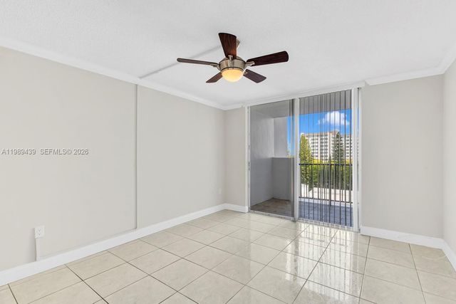 2750 NE 183rd St 806, Aventura, FL 33160