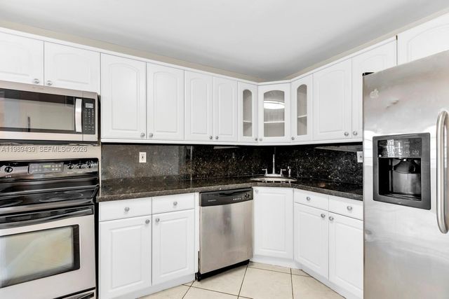 2750 NE 183rd St 806, Aventura, FL 33160