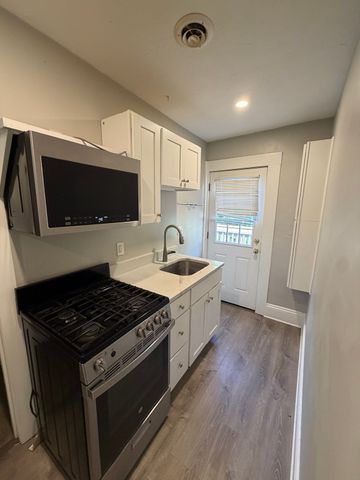 7 Phillips St 3, Beverly, MA 01915