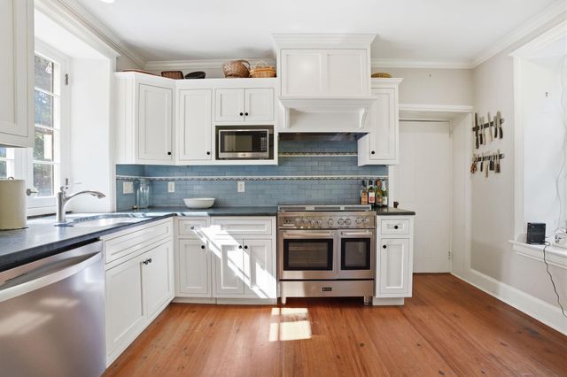 424 W WAVERLY RD, Glenside, PA 19038