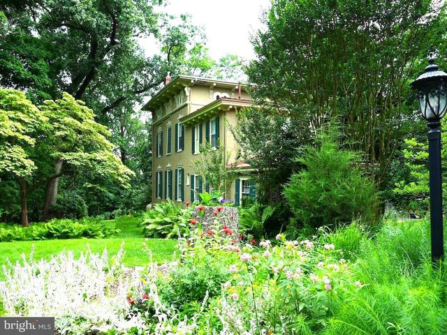 424 W WAVERLY RD, Glenside, PA 19038