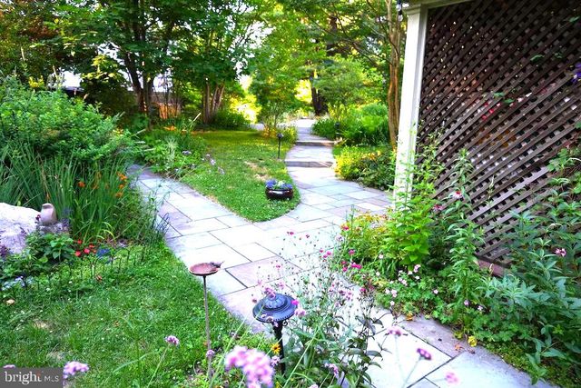 424 W WAVERLY RD, Glenside, PA 19038