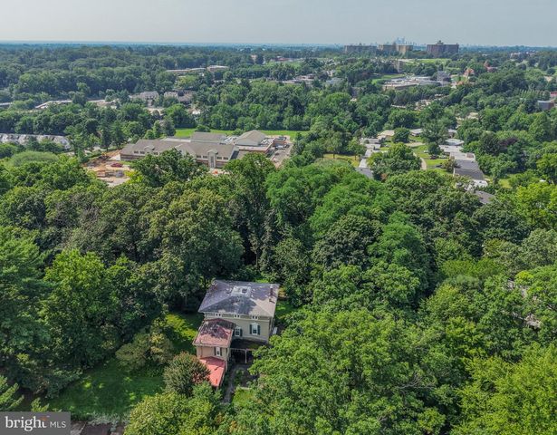 424 W WAVERLY RD, Glenside, PA 19038