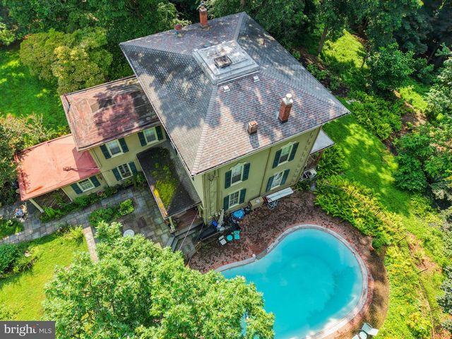 424 W WAVERLY RD, Glenside, PA 19038